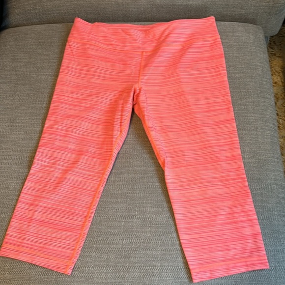 Under Armour Pants - Under Armour Coral Striped Cropped Leggings